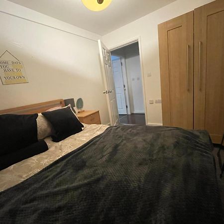 Business & Leisure City Centre 2 Bed En-Suite Apartment With Free Parking And Netflix كوفنتري المظهر الخارجي الصورة