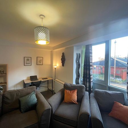 Business & Leisure City Centre 2 Bed En-Suite Apartment With Free Parking And Netflix كوفنتري المظهر الخارجي الصورة