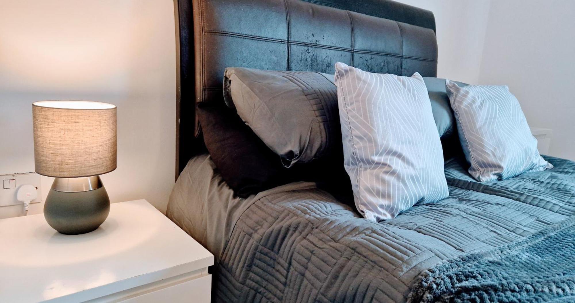 Business & Leisure City Centre 2 Bed En-Suite Apartment With Free Parking And Netflix كوفنتري المظهر الخارجي الصورة