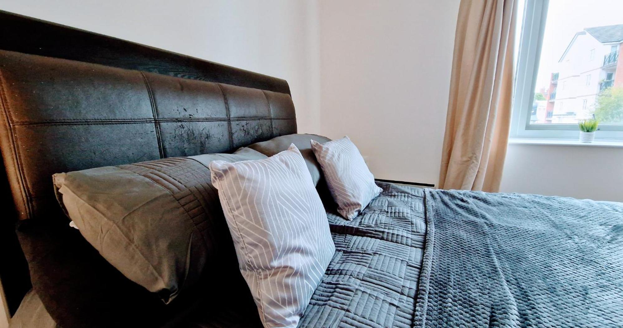 Business & Leisure City Centre 2 Bed En-Suite Apartment With Free Parking And Netflix كوفنتري المظهر الخارجي الصورة