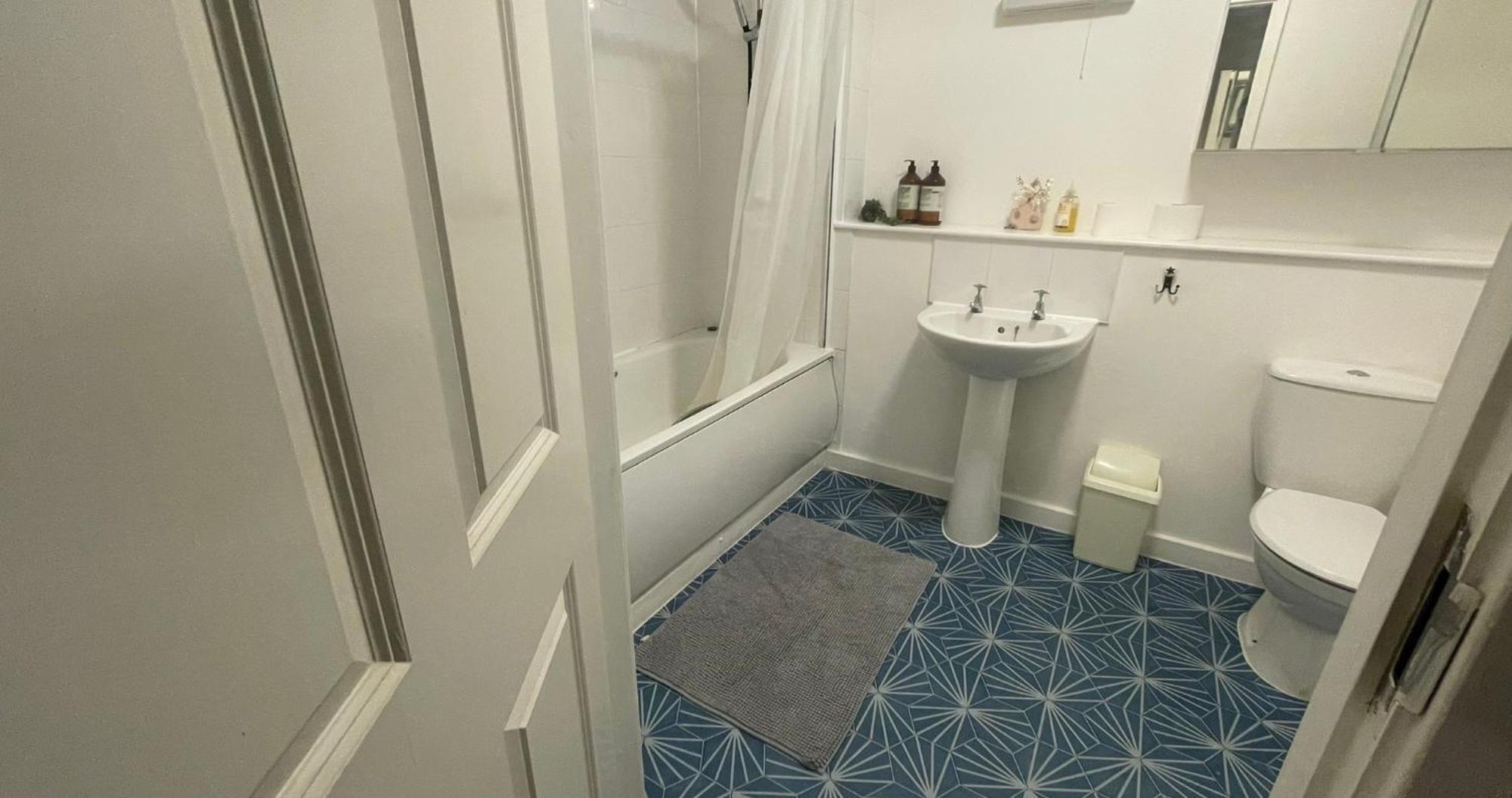 Business & Leisure City Centre 2 Bed En-Suite Apartment With Free Parking And Netflix كوفنتري المظهر الخارجي الصورة