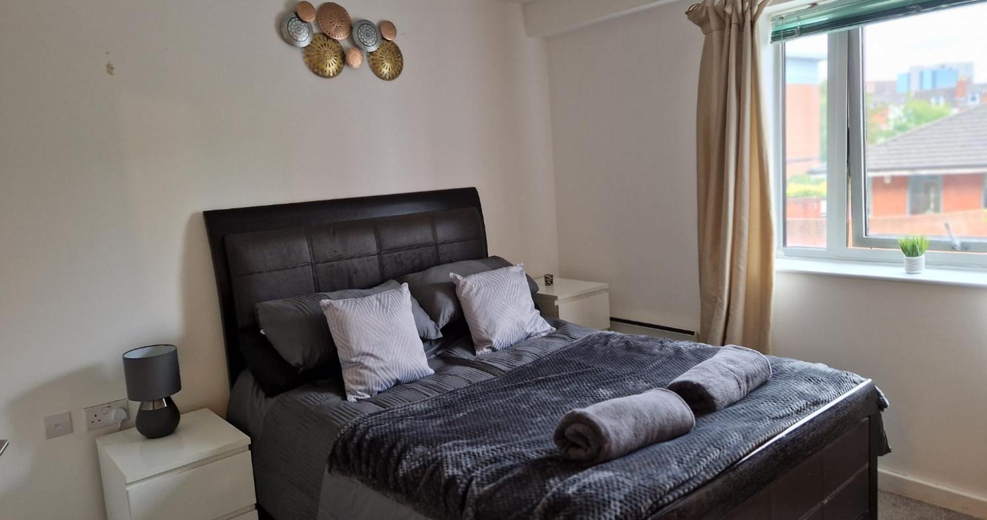 Business & Leisure City Centre 2 Bed En-Suite Apartment With Free Parking And Netflix كوفنتري المظهر الخارجي الصورة