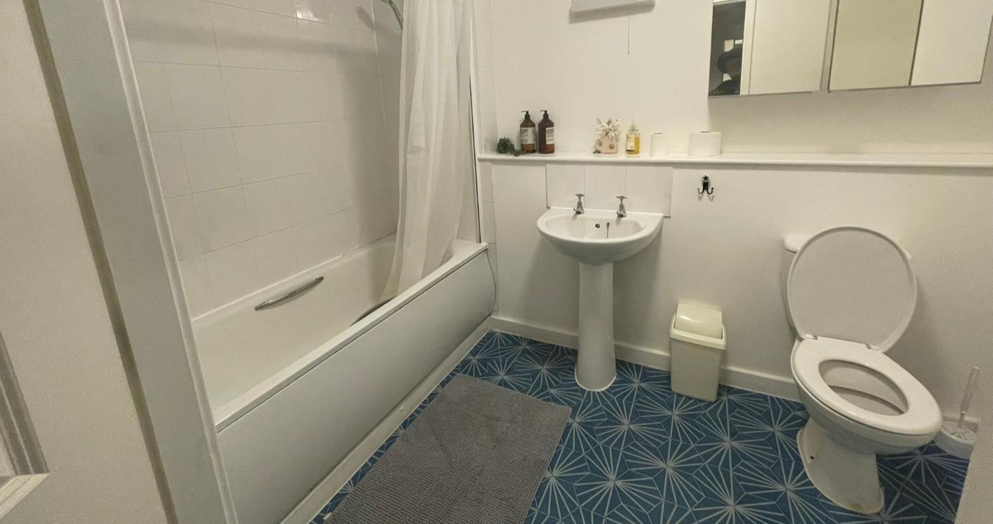Business & Leisure City Centre 2 Bed En-Suite Apartment With Free Parking And Netflix كوفنتري المظهر الخارجي الصورة